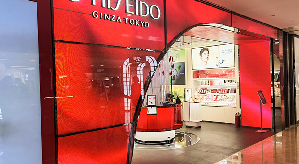 江苏南京某商场 P2 弧形异形 LED 显示系统项目
