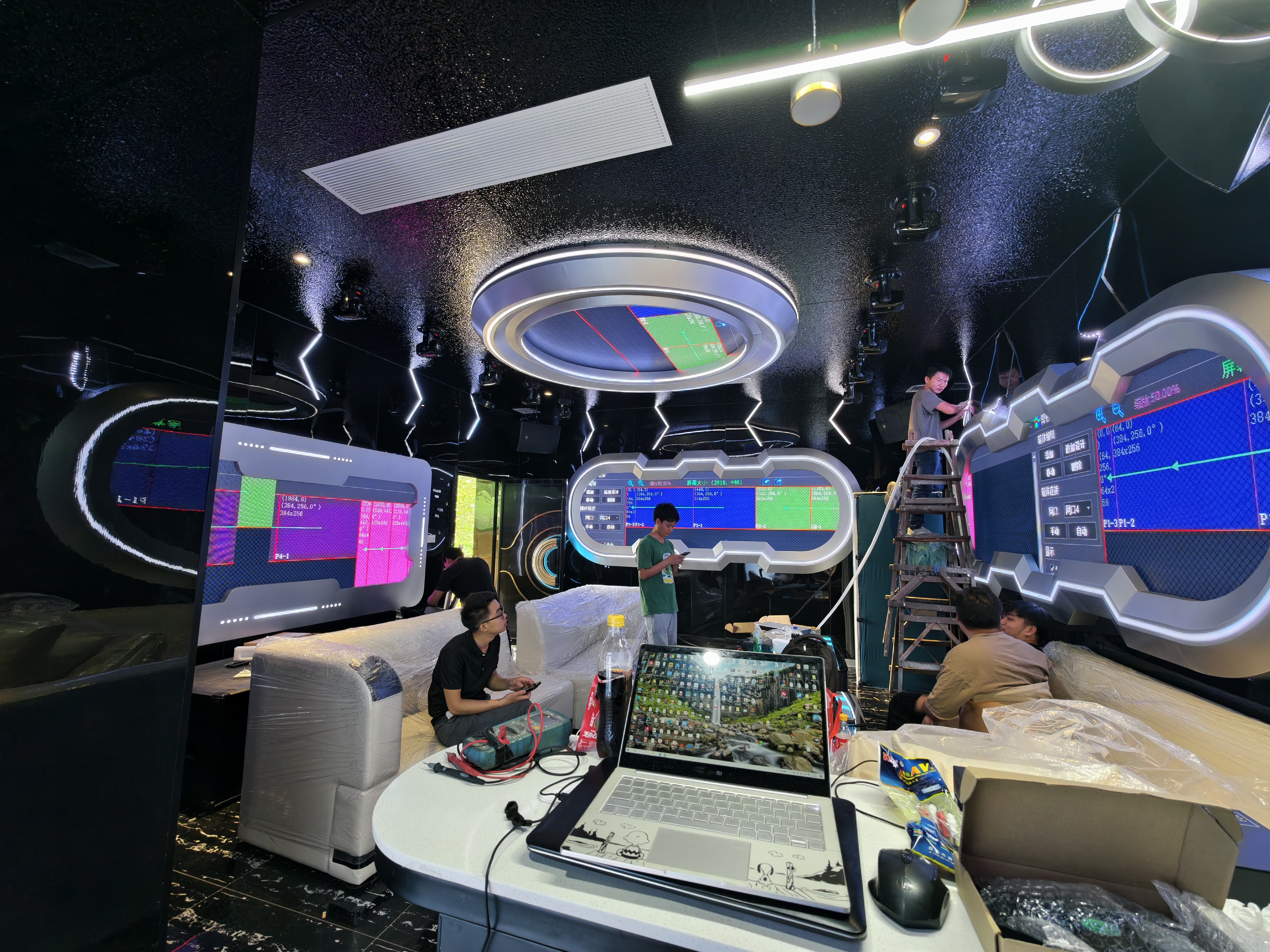 龙头山森林公园 KTV 4 屏多模式 LED 显示系统项目