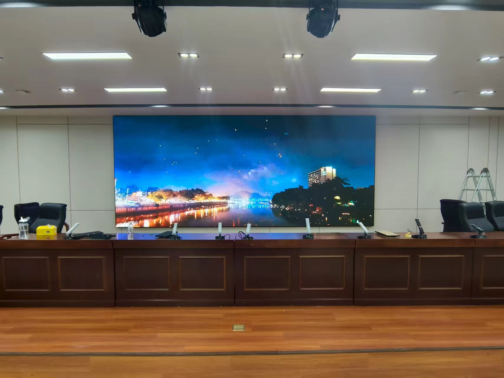 安庆检察院 P1.25 高清 LED 大屏项目